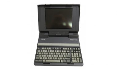 Laptopi i vitit 1989 me të cilin mund të minoni Bitcoin – por që nuk mund të pasuroheni!