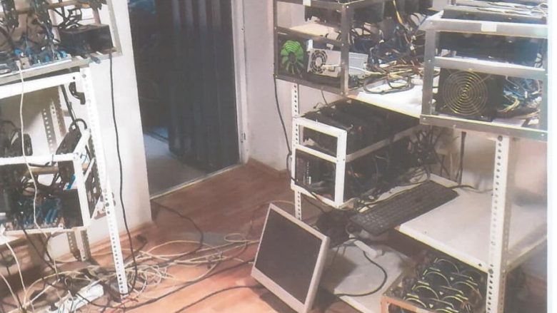 Në Prishtinë konfiskohen 39 aparate për prodhimin e kriptovalutave