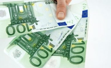 Opozita kërkon rritjen e pagës minimale, sindikata kërkon të mos jetë nën 400 euro