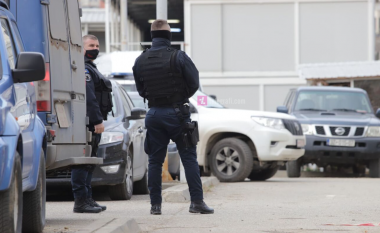 Bastisje në Prishtinë, polici në vetëmbrojtje qëllon me armë të dyshuarin
