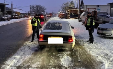 Vazhdojnë patrullimet e policisë për ngritjen e sigurisë në trafik dhe parandalimin e përhapjes së COVID-19