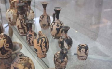 E kuqja në figurat e qeramikës së lashtë shqiptare