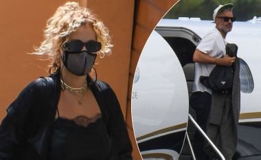 Rita Ora fotografohet duke mbërritur në Sydney me aeroplan privat me të dashurin e saj Taika Waititi