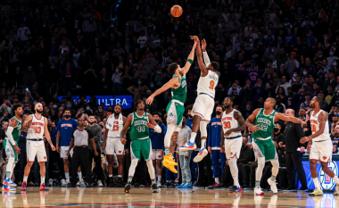 Barret shënon treshe në sekondën e fundit, Knicks triumfojnë ndaj Celtics