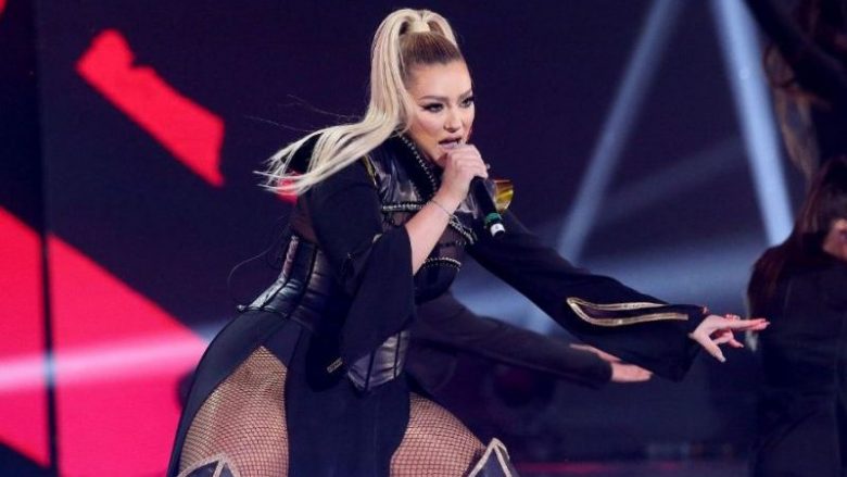Ronela Hajati performon e para në natën e parë gjysmëfinale të “Eurovision 2022”