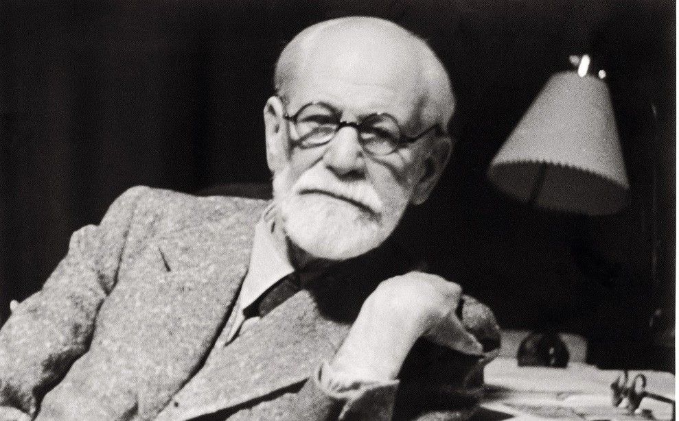 Sigmund Freud ka thënë Ju mbani sekrete kot tradhtia rrjedh nga çdo
