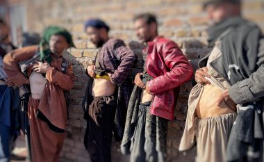 "Natën nuk mund të fle, fëmijët po qajnë se janë të uritur" - Afganët po shesin organet dhe fëmijët për të mbijetuar nën sundimin e Talebanëve