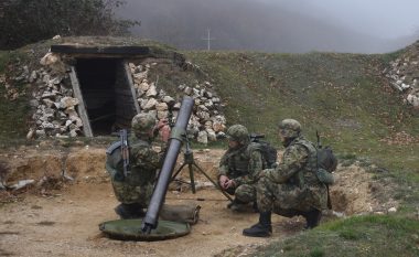 Ushtria serbe vazhdon me provokime, stërvitet përgjatë kufirit me Kosovën
