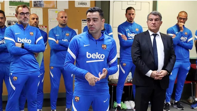 Xavi dëshiron që Barcelona të nënshkruajë me një qendërsulmues dhe një sulmues anësor