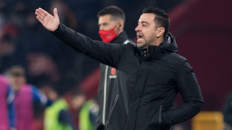 “Nuk mund të largohemi të lumtur nga këtu”, Xavi fajëson mungesën e përvojës pas barazimit me Granadan