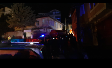Detaje nga zjarri në Tetovë, është lënduar pronari i shtëpisë së djegur