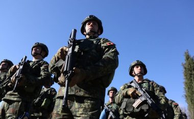 30 efektivë të ushtrisë shqiptare i bashkohen misionit të KFOR-it në Kosovë