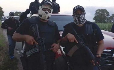 Kanibalizëm në kartelin meksikan, narko-bosët detyrojnë anëtarët e rinj të vrasin rivalët dhe të hanë zemrat e tyre