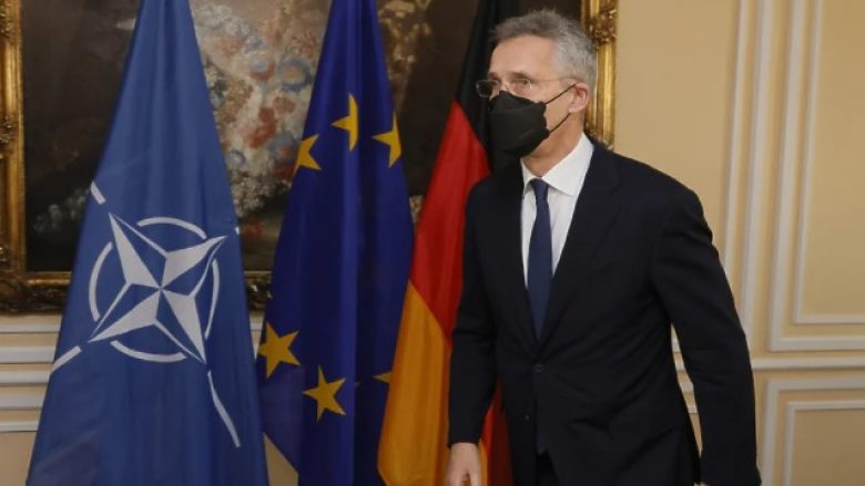 Stoltenberg: Kurrë nuk është vonë që Rusia të ndalet së përgatituri për luftë në Ukrainë