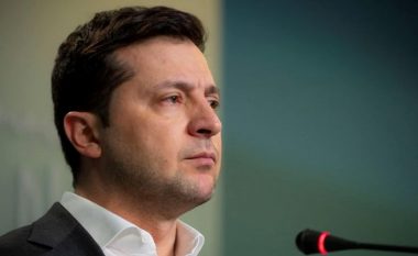 Zelensky: Rusia po bombardon ndërtesat kolektive ku ka civilë