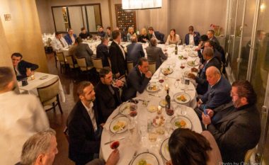 Tre kongresistë të fuqishëm ulen mes shqiptarëve në Manhattan, premtojnë një riangazhim amerikan për Kosovën