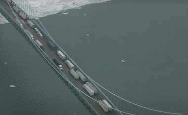 Shoferët e kamionëve krijojnë kaos në urën mes SHBA-së dhe Kanadasë – kolona të gjata dhe pritje disa orëshe