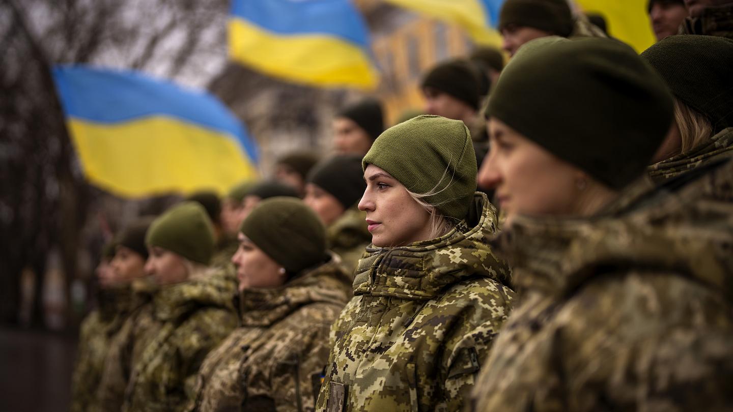 Ushtria e Ukrainës: Ne kemi nevojë për të gjithë rekrutët, pa kufizime në moshë
