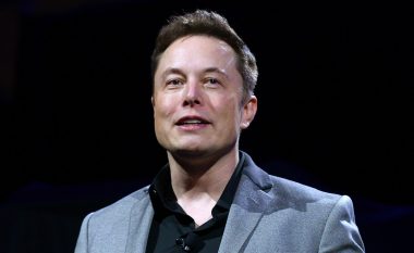 Elon Musk njofton se Starlink ka vendosur shërbimin e internetit në Ukrainë