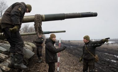 Gjermania ndryshon qëndrim, miraton transferimin e armëve në Ukrainë