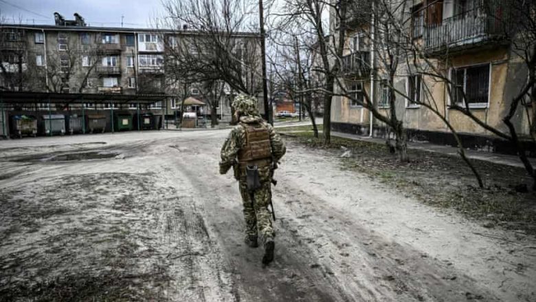 Perëndimi dënon ashpër operacionet ushtarake ruse në Ukrainë – paralajmërohet një paketë sanksionesh “masive”