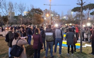 Protestë para ambasadës ruse në Tiranë, shqiptarët solidarizohen me Ukrainën