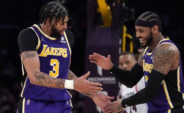 Lakers rikthehen te fitoret, mposhtin Portlandin