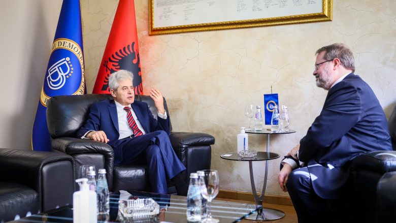 Ahmeti: Modeli aktual me gjashtë njësi zgjedhore është më i përshtatshëm