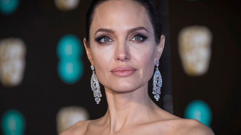 Angelina Jolie poston letrën prekës të një gruaje afgane: Ju lutem sigurohuni që ato të mos harrohen