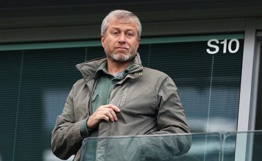 Ish-pronari i Chelseat zhvendoset me flotën e tij në Turqi, planifikon blerjen e një klubi