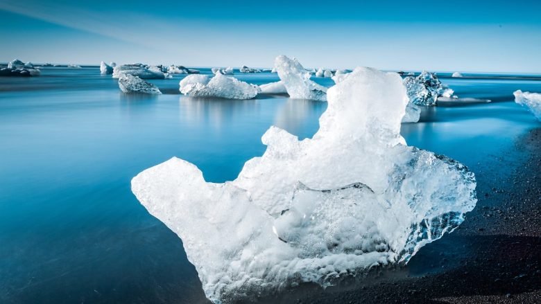 Shkrirja e akullit të Grenlandës ka shkaktuar një rritje prej 1.2 centimetrash të nivelit të detit