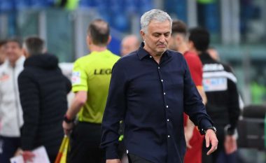 Zbardhen prapaskenat në Itali, Mourinho ka shpërthyer rëndë ndaj futbollistëve të tij duke i akuzuar për mungesë burrnie: Ikni e luani në Serie C