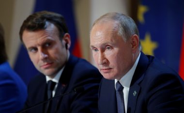 Macron thotë se Putini e ka siguruar që forcat ruse nuk do të rrisin krizën pranë kufijve të Ukrainës