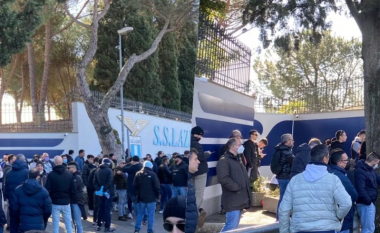 Tifozët e Lazios në protesta, dalin kundër dyshes Tare-Lotito