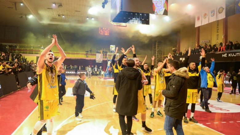 Peja mposht në derbi Prishtinën, kalon në gjysmëfinale të Kupës së Kosovës