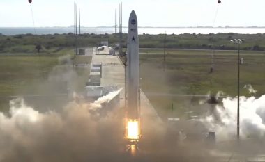 Një problem në mes të fluturimit, kompania private amerikane “Astra” dështon në lansimin e raketës së parë në orbitë