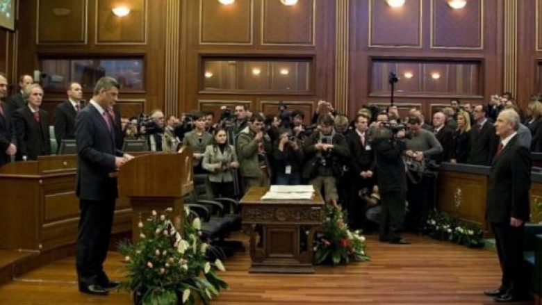 Momenti kur ishte shpallur pavarësia e Kosovës në vitin 2008
