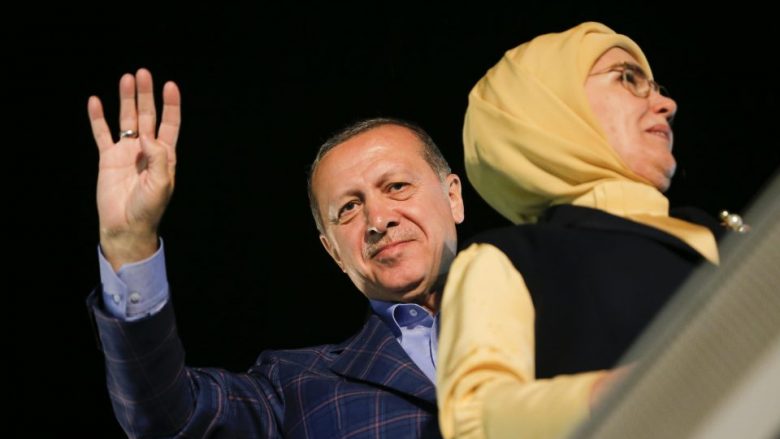 Erdogan shërohet nga coronavirusi, por jo edhe bashkëshortja e presidentit turk