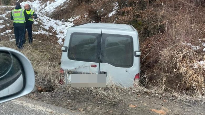 Aksident trafiku tek Liqeni i Badovcit