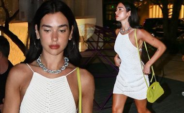 Dua Lipa vë në pah këmbët e saj të gjata dhe atraktive e veshur me fustan të shkurtër në Miami