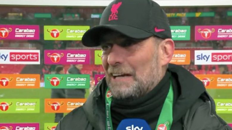 Jurgen Klopp u dërgon mesazh tifozëve të Liverpoolit “në kohë të errëta” pas triumfit në Carabao Cup