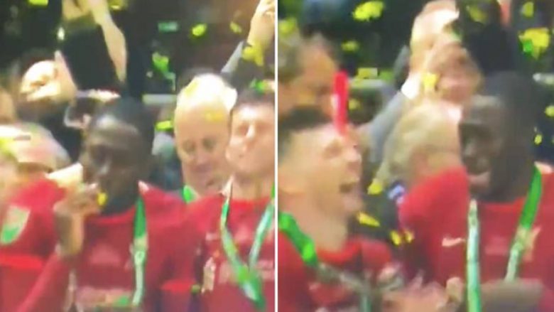 Ibrahima Konate pati një moment të sikletshëm në festimet e Liverpoolit për triumfin në Carabao Cup