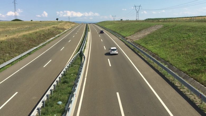 Aksident i rëndë në autostradën Ibrahim Rugova – vdesin dy persona, një fëmijë në gjendje të rëndë shëndetësore