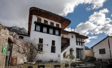 BE-ja jep 500 mijë euro për restaurimin e Muzeut Etnografik në Krujë