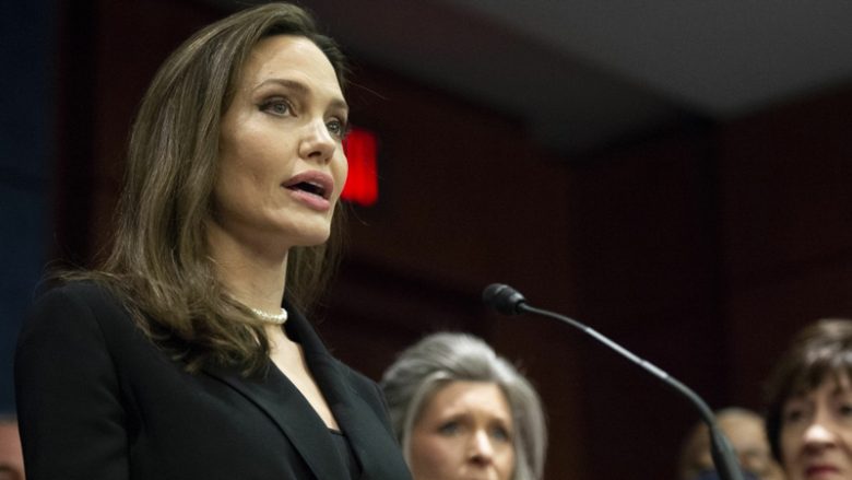 Angelina Jolie mezi i mbajti lotët në fjalimin emocionues për dhunën ndaj femrave