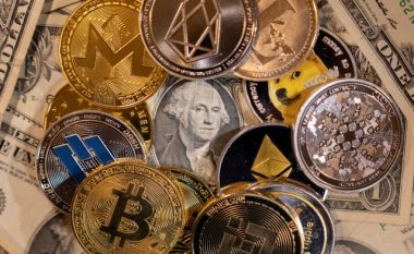 Si ta këmbeni bitcoinin në para të vërteta dhe t’i tërhiqni ato nga bankat?