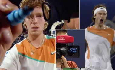 E gjithë bota të emocionuar nga mesazhi i tenistit rus në objektivin e kamerës