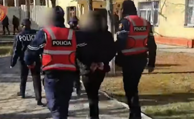 Kalonin emigrantë sirianë drejt BE-së përmes Shqipërisë, arrestohen 4 persona