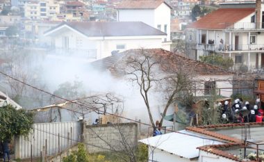 Banorët e zonës ‘5 maji’ në Tiranë përplasen me policinë, Berisha: Dënoj dhunën dhe terrorin e egër policor