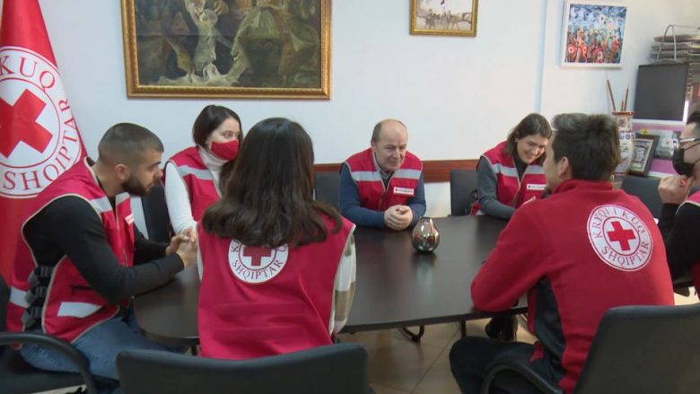 Kryqi i Kuq Shqiptar nis apel për ndihma dhe mbledhje fondesh për Ukrainën